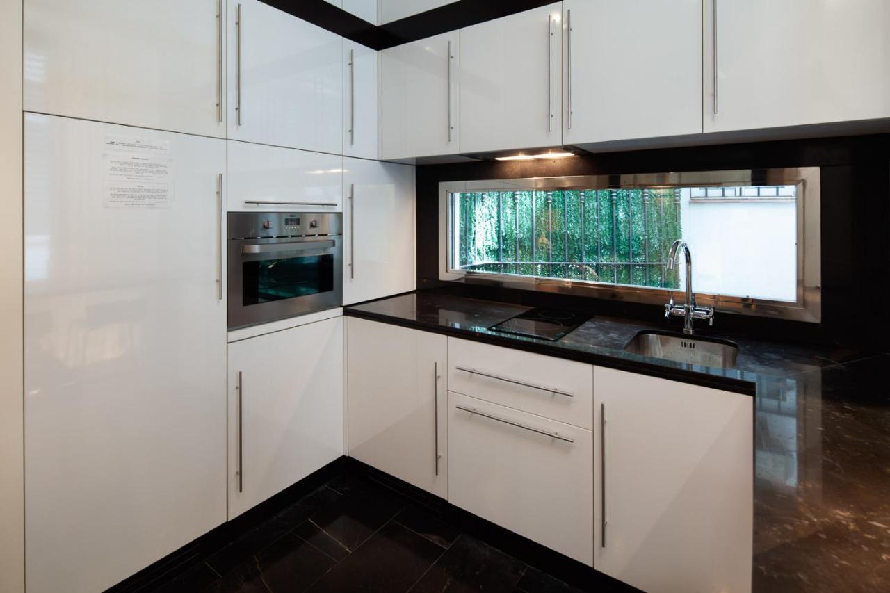 Elegante Apartamento Plaza Constitucion Малага Екстер'єр фото